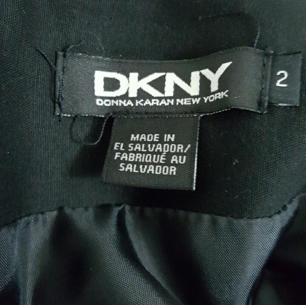 Dkny mini skirt - Picture 2 of 3